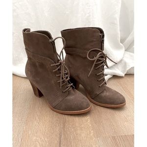 Kenneth Cole suede bootie heel